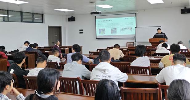 715705178e284d5d5a4f46e855b882d